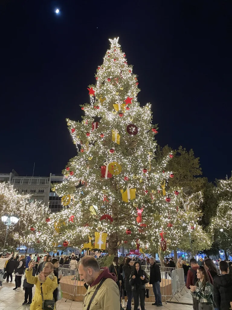 Brad de Craciun in Piata Syntagma