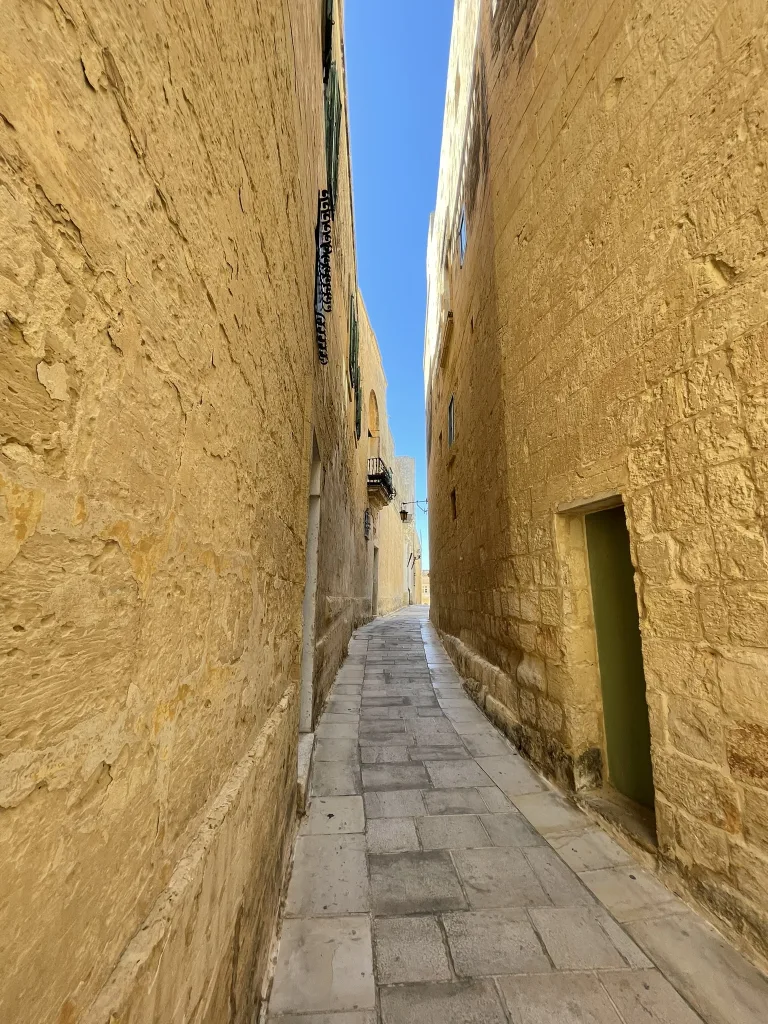 Strada pustie din Mdina