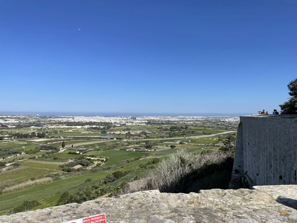 Vedere de pe zidurile din Mdina