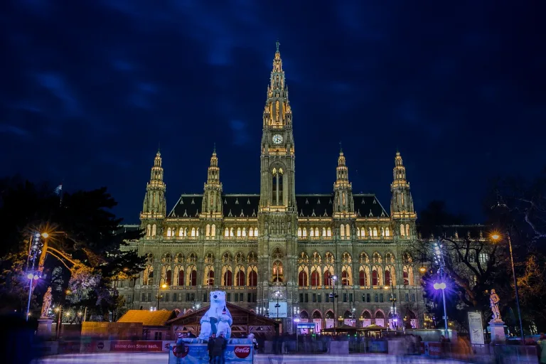 Piata de Craciun din fata Primariei din Viena