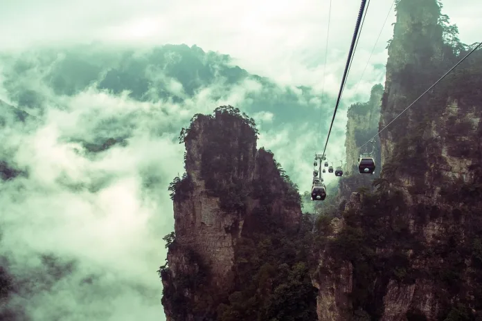 china-zhangjiajie-teleferic Parcul Zhangjiajie