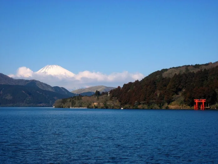 japonia-lacul-ashi Lacul Ashi, Japonia