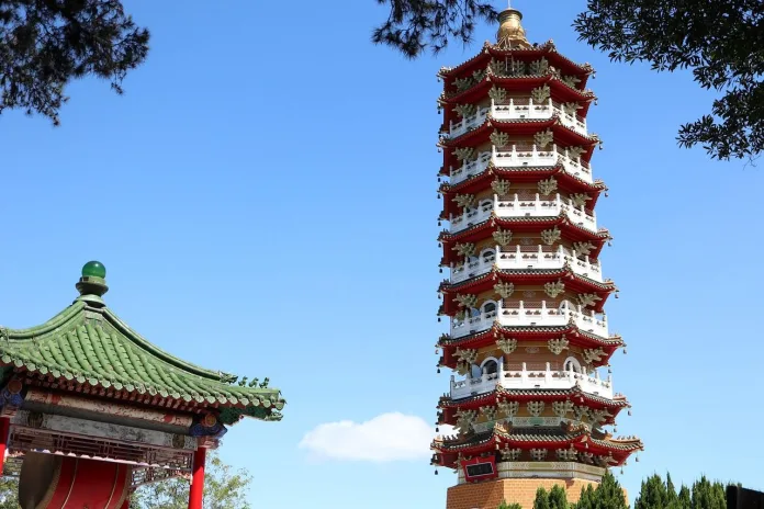 taiwan-sun-moon-lake-turn Sun Moon Lake, Taiwan