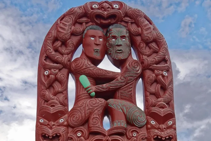 noua-zeelanda-monument-maori Sculptura maori, Noua Zeelanda