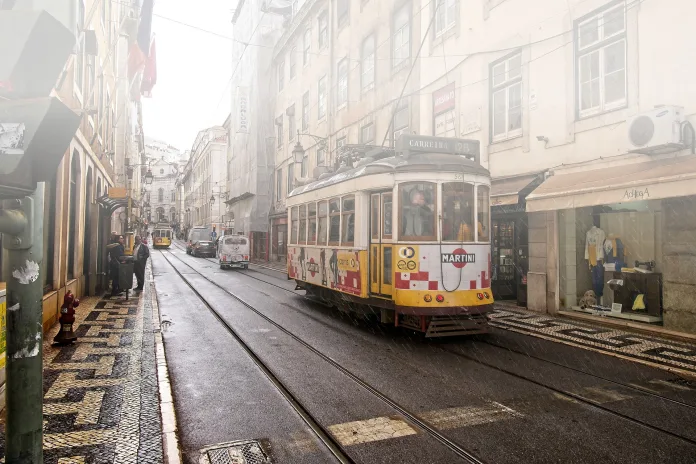 Portugalia Tramvaiul galben din Lisabona