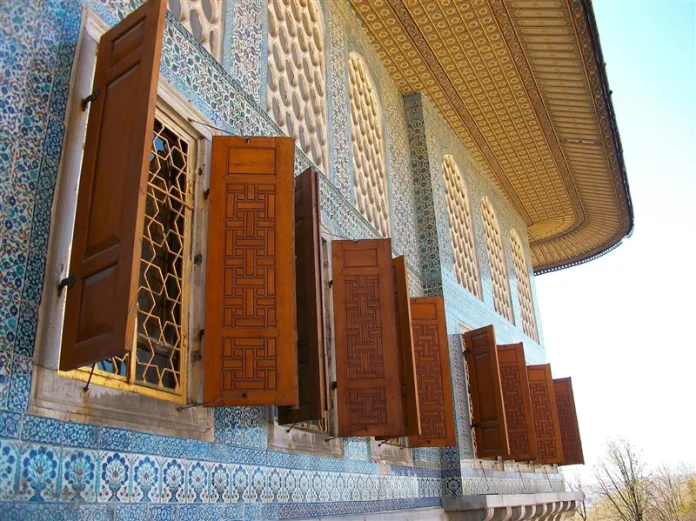 turcia-istanbul-casa-ferestre Casa traditionala din Istanbul