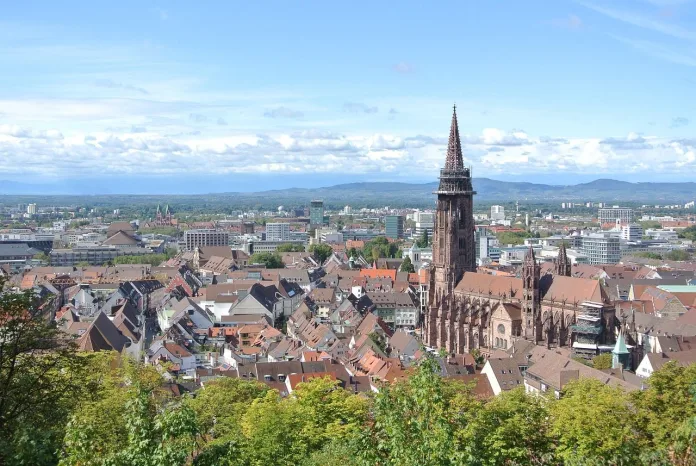 germania-freiburg-catedrala Catedrala din Freiburg, Germania