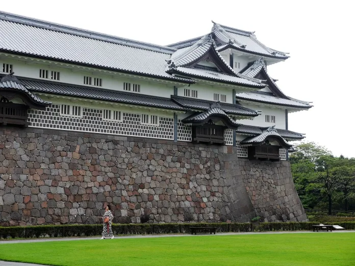 japonia-castel-kanazawa Castel Kanazawa, Japonia