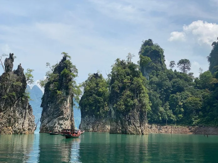 thailanda-lacul-cheow-lan Lacul Cheow Lan, Thailanda