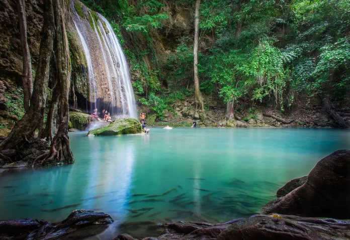 thailanda-parcul-national-erawan-cascada Cascada din parcul National Erawan, Thailanda