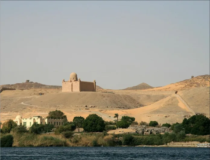 egipt-mausoleu-desert Mausoleu in desertul egiptean