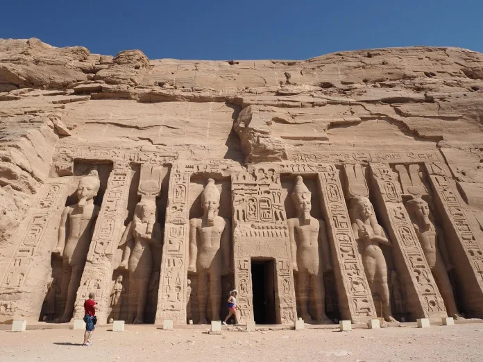 egipt-templu-abu-simbel Templul de la Abu Simbel, Egipt