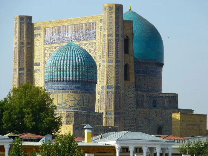 uzbekistan-moscheea-bibi-xanom Moscheea Bibi Xanom, Samarkand, Uzbekistan